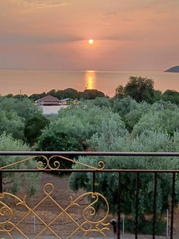 Byzantinon Hotel Leonídion 외부 사진
